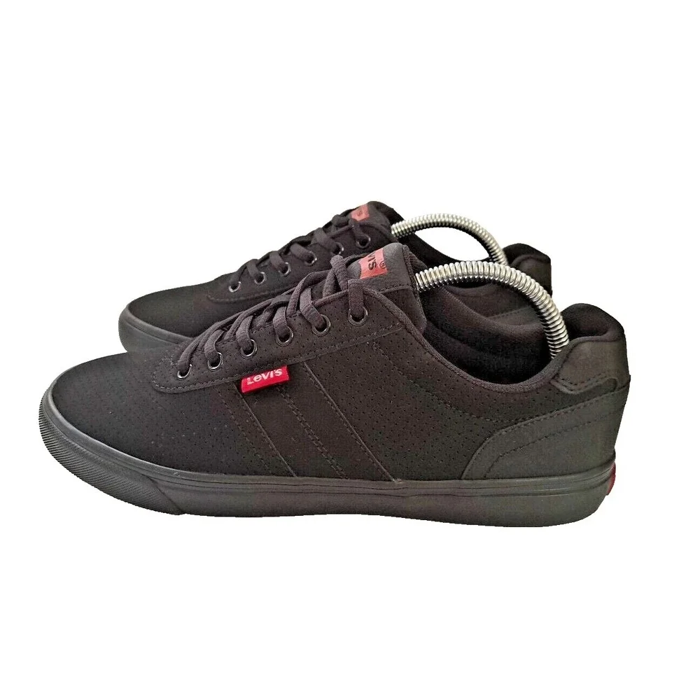 Levi's Sneakers Men's‎ Size 9 Black Lace Up Casual Athletic Logo Pre-owned